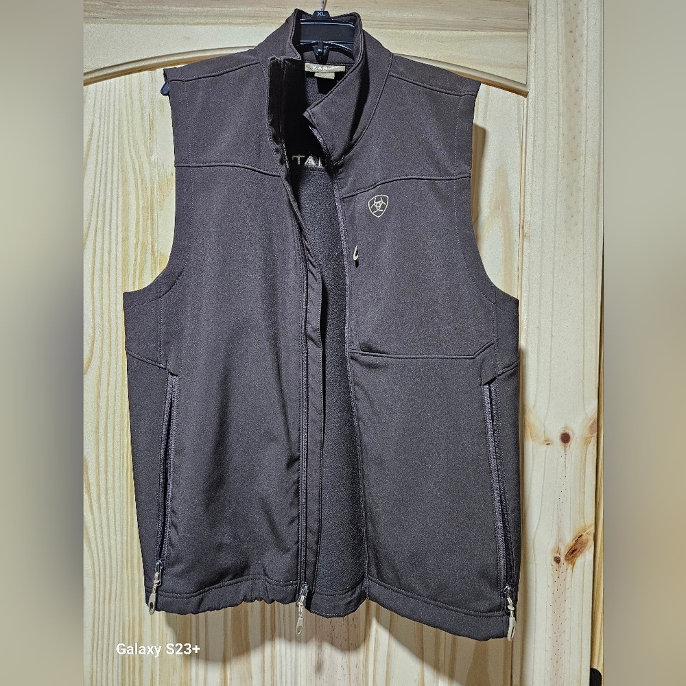 Ariat vest